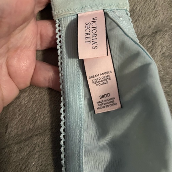 Victoria’s Secret- Dream Angels Demi Bra - Picture 5 of 6